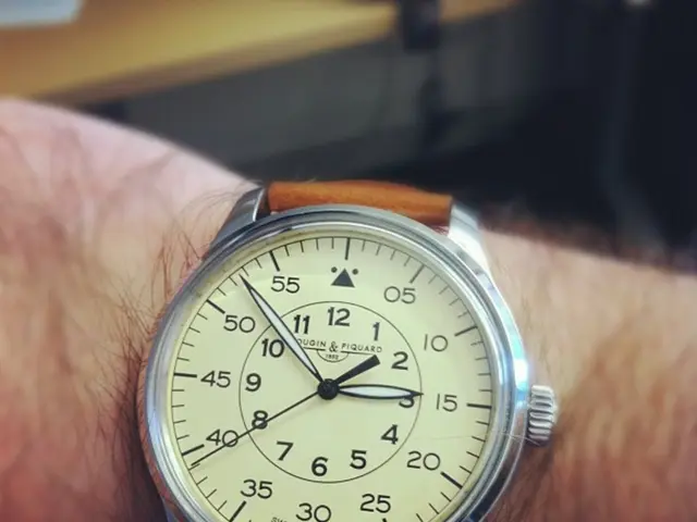 Experience wrist discomfort during push-ups? Ease the pain with these professional tips endorsed by...