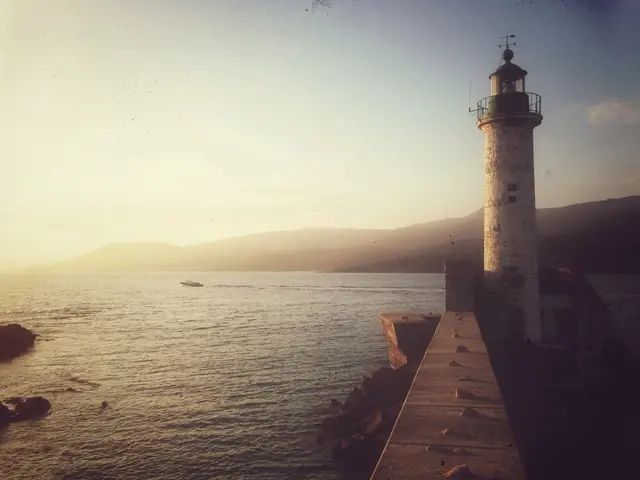 Interpreting the Symbolism of Ambitious Wave Dreams