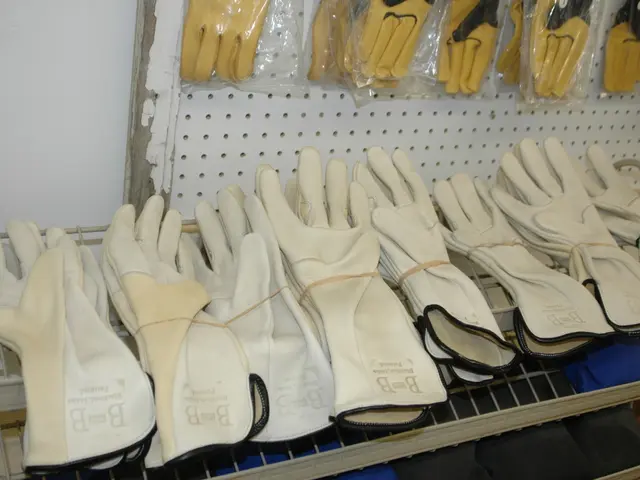Top 7 Compressive Hand Gloves for Optimal Compression