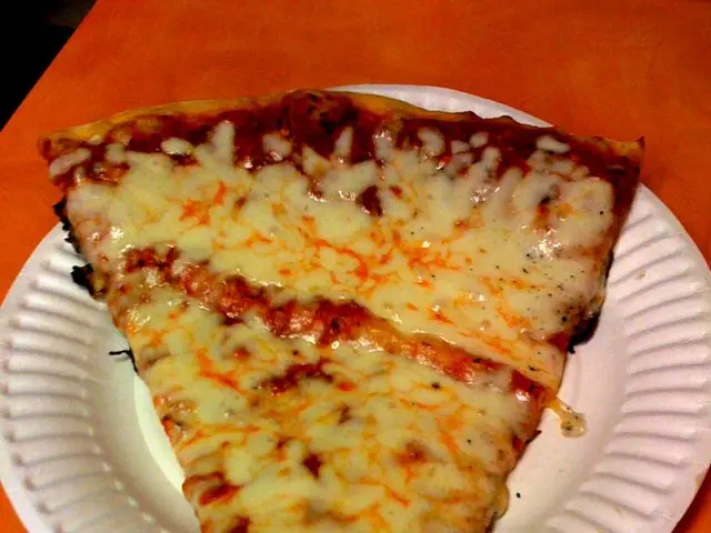 Pizza having high cholesterol levels? Is it still safe to consume?