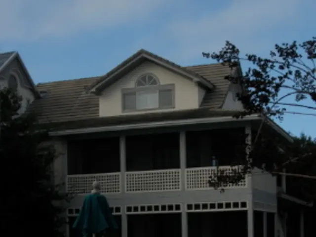 Cult-affiliated swimming pool located near Karlsruhe temporarily shut down due to unknown reasons.