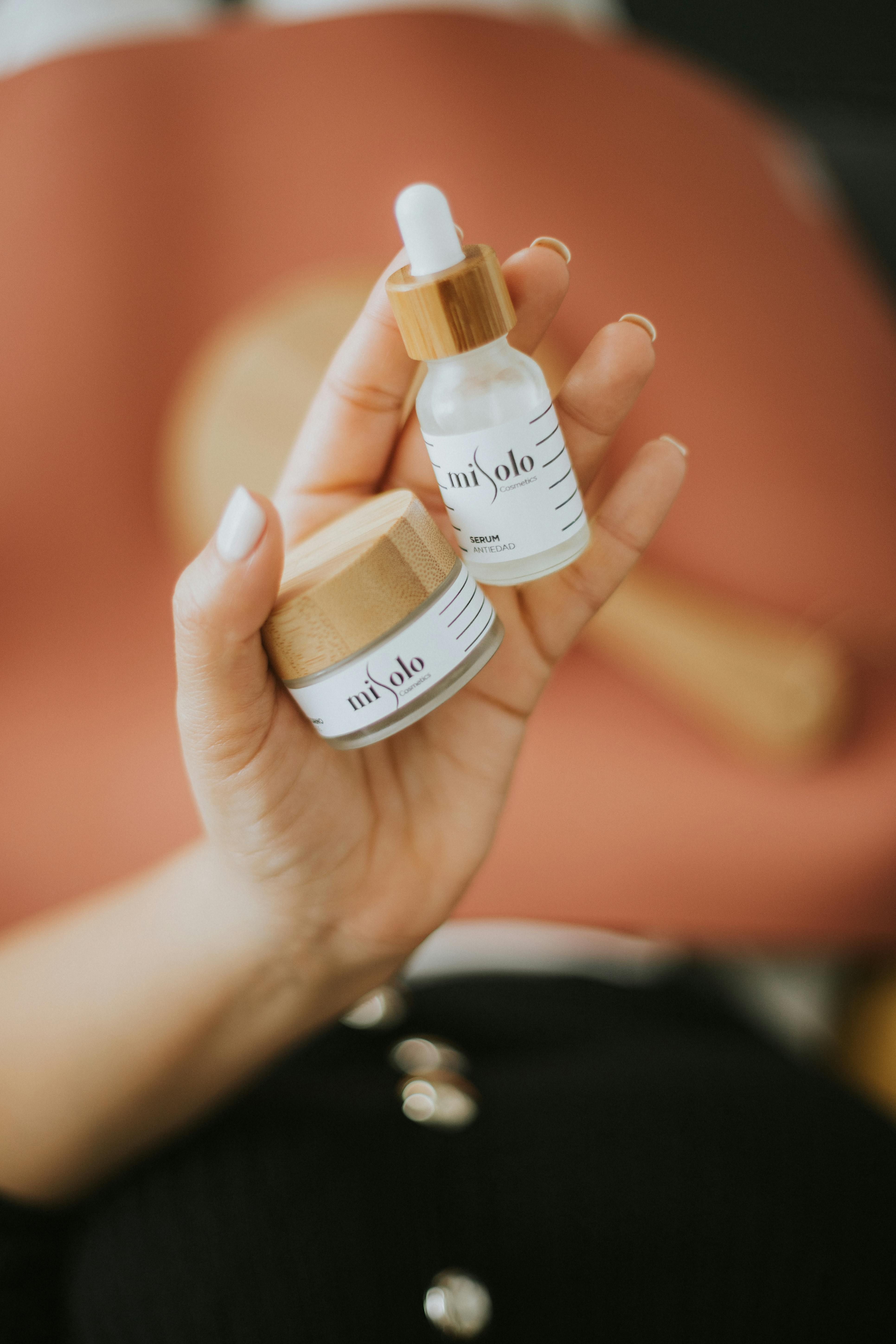 Goodbye, Cellular Disruptors: Discover the Top 14 Antioxidant Serums for Protecting Your Skin